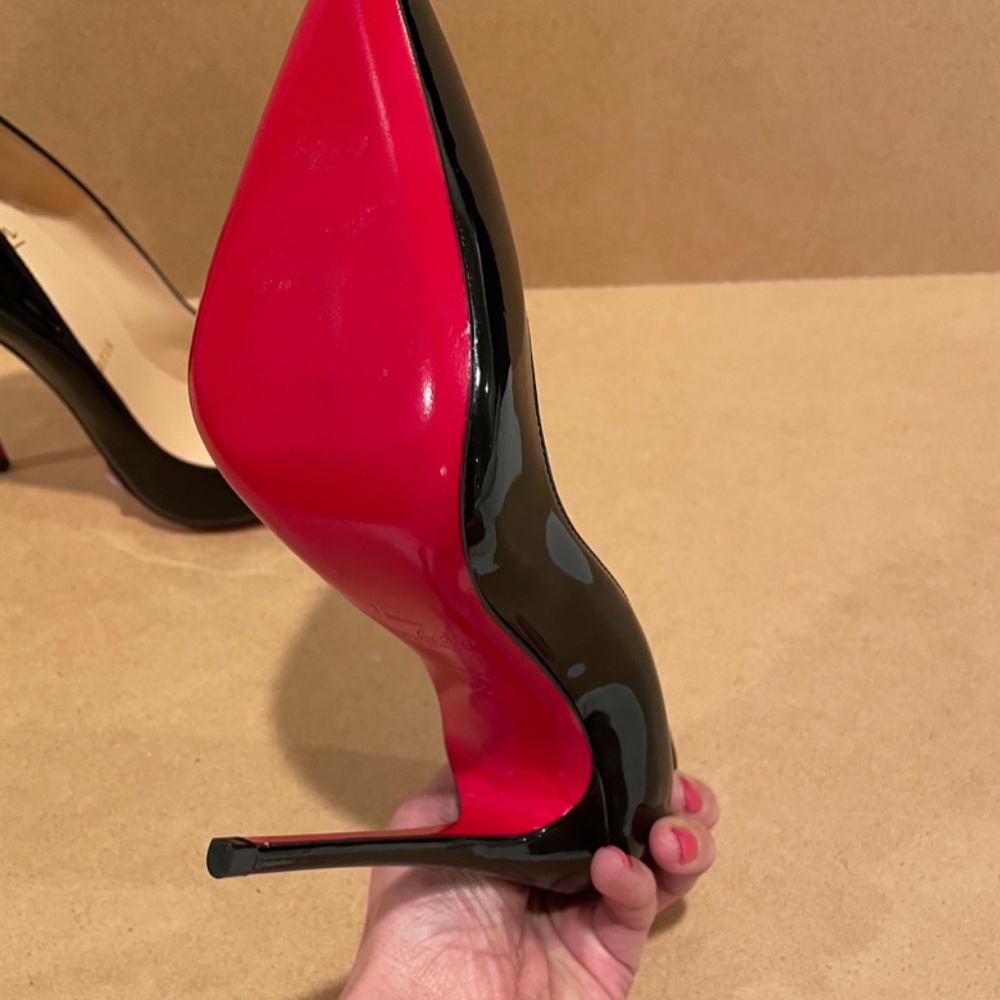 Christian Louboutin- So Kate 120 Patent Leather Pumps - Picture 4 of 5